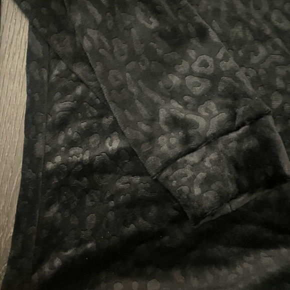 Nicole Miller lounge set-large - Picture 2 of 6